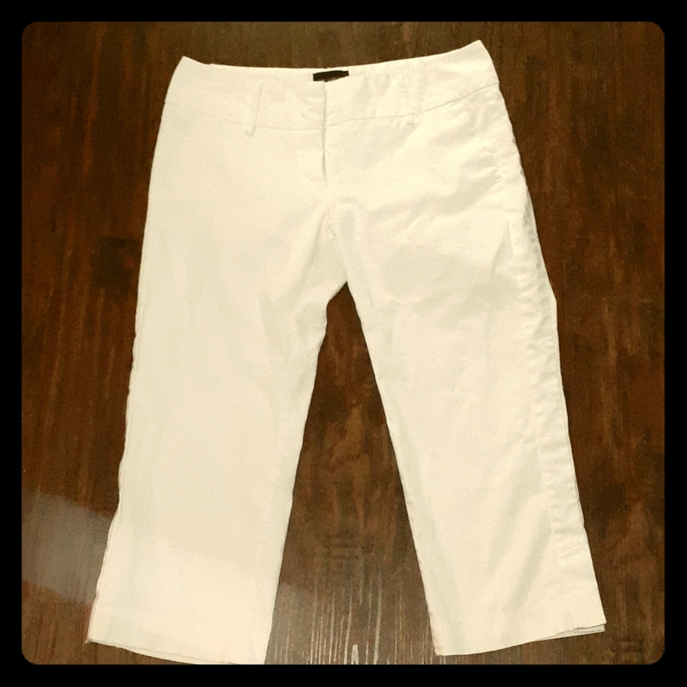White cropped capri